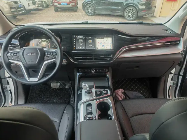 Isuzu D-MAX — Фото автомобиля 9