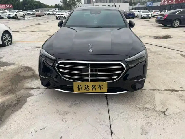 Mercedes-Benz E-Class — Фото автомобиля 2