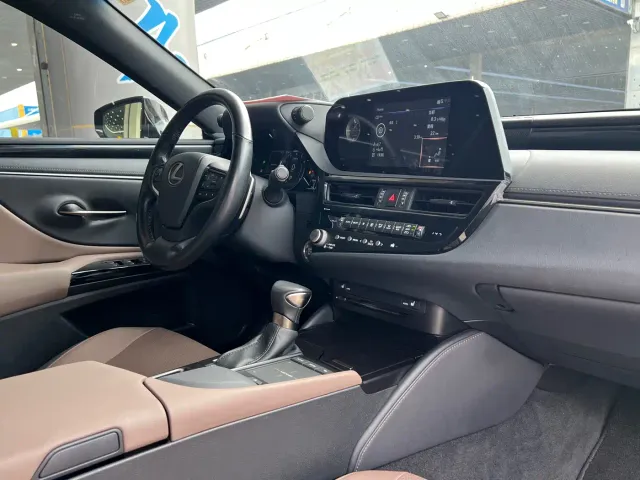 Lexus ES — Фото автомобиля 11