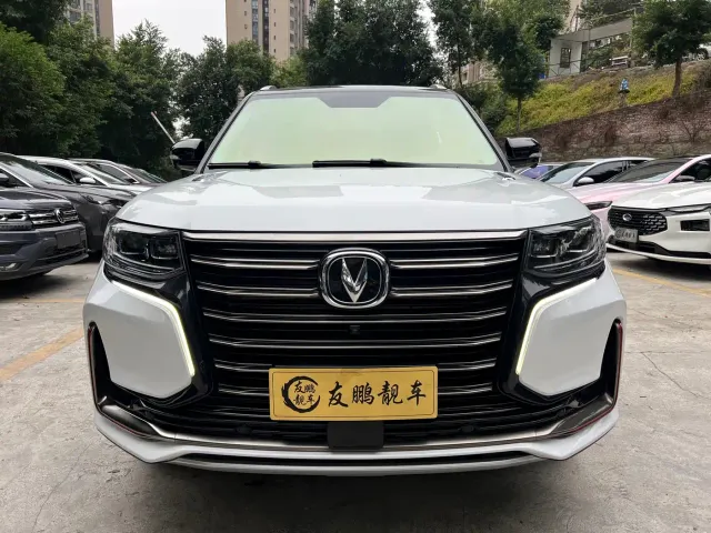 Changan CS95 — Фото автомобиля 2