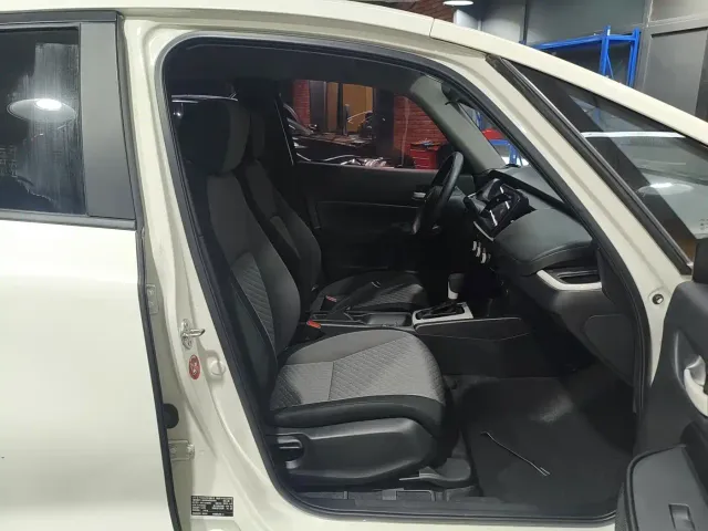 Honda Fit — Фото автомобиля 10