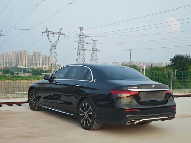 Mercedes-Benz E-Class — Фото автомобиля 9