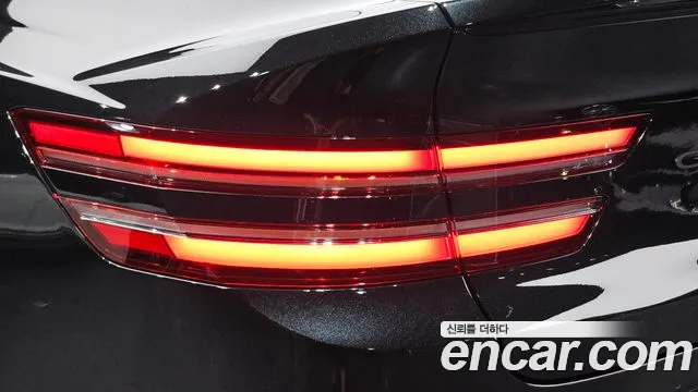 Genesis GV80 — Фото автомобиля 18