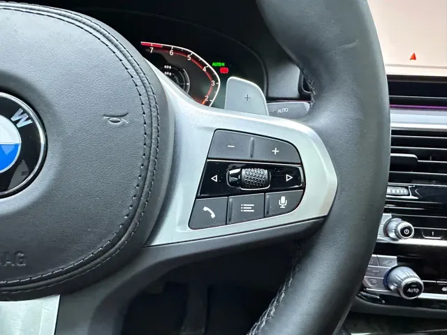 BMW 5 Series — Фото автомобиля 14