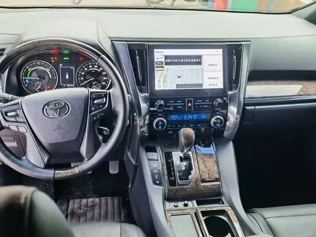Toyota Vellfire — Фото автомобиля 7