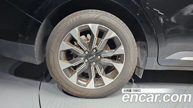 Kia Carnival 4th Gen — Фото автомобиля 5