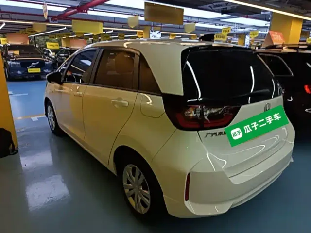 Honda Fit — Фото автомобиля 4