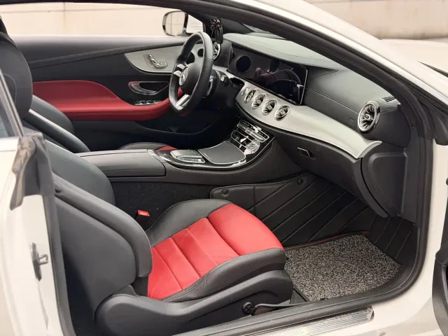 Mercedes-Benz E-Class — Фото автомобиля 5