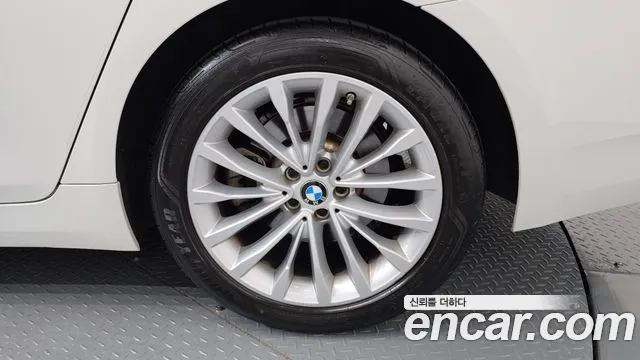 BMW 5-Series — Фото автомобиля 20