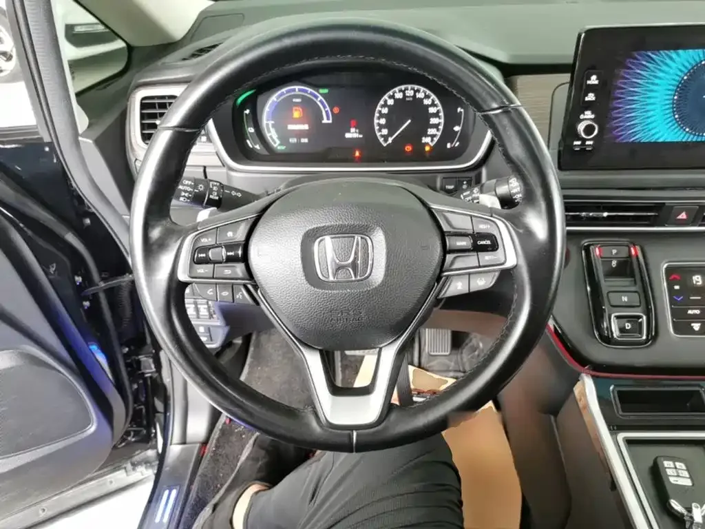 Honda Odyssey 2022 2.0L e:HEV Sharp·Prestige Edition — Фото автомобиля 6