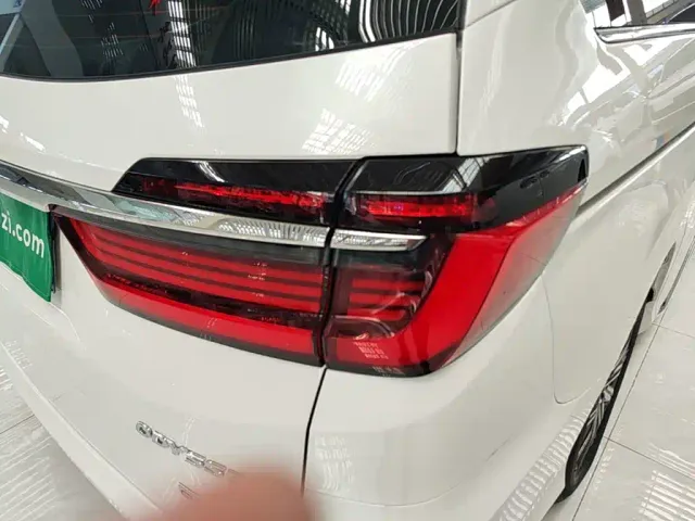 Honda Odyssey — Фото автомобиля 7