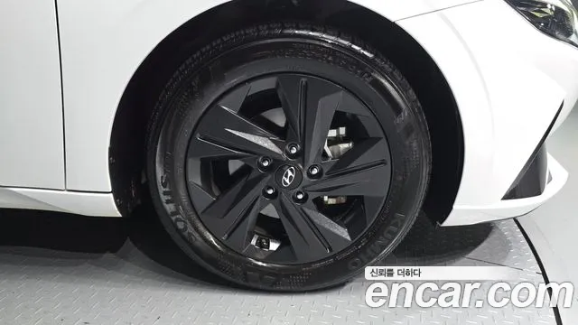 Hyundai Avante CN7 — Фото автомобиля 6