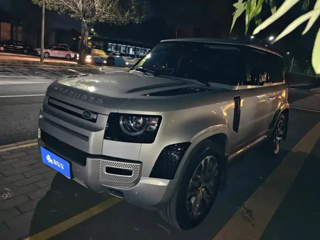 Фотография автомобиля — Land Rover Defender