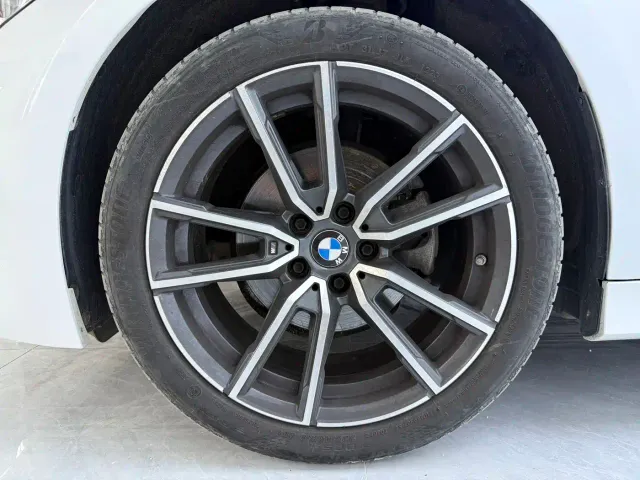 BMW 3 Series — Фото автомобиля 19