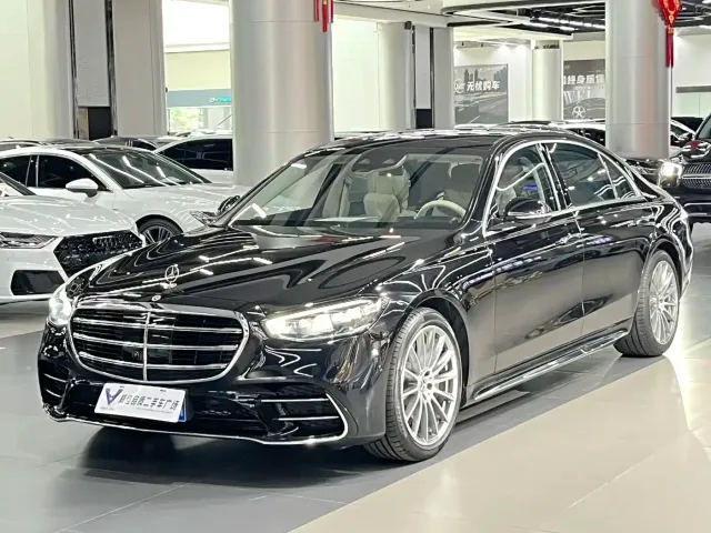 Фотография автомобиля — Mercedes-Benz S-Class