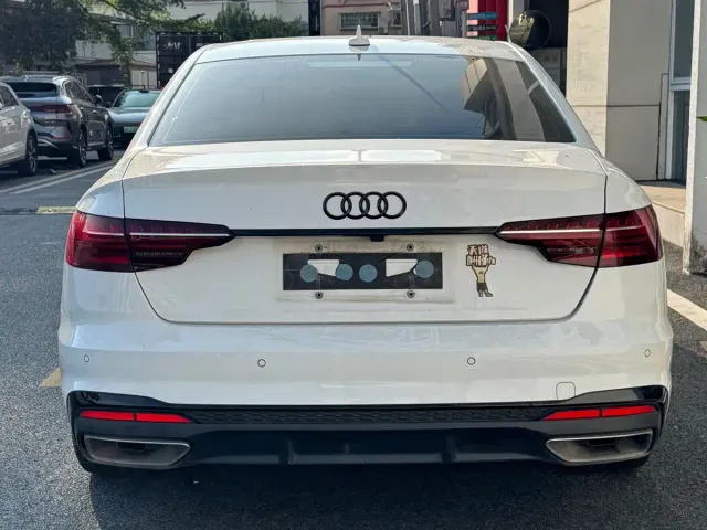 Audi A4L — Фото автомобиля 16