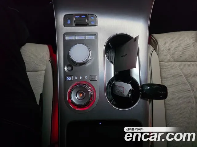 Genesis GV70 — Фото автомобиля 10