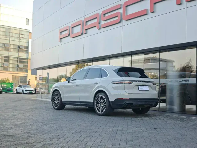 Porsche Cayenne — Фото автомобиля 4