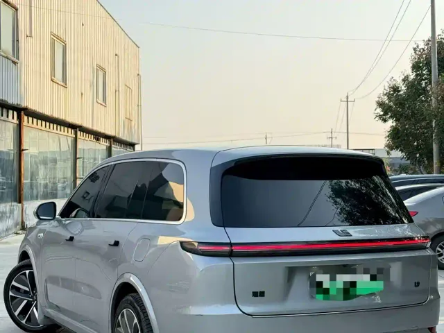 Li Auto L9 — Фото автомобиля 9