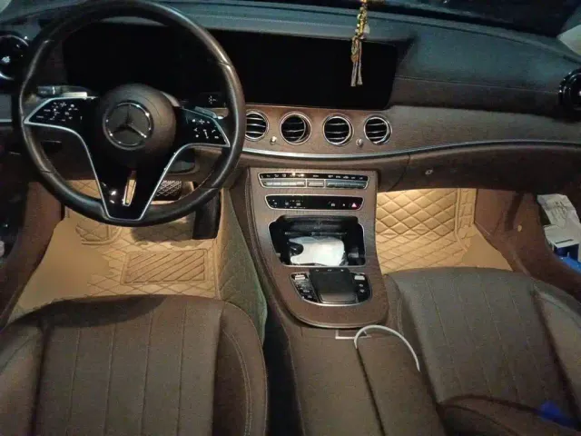 Mercedes-Benz E-Class — Фото автомобиля 10