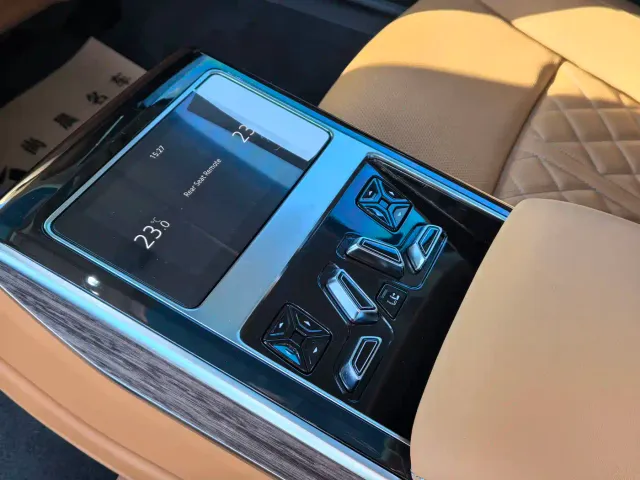 Audi A8 — Фото автомобиля 7