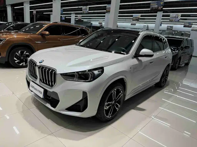 Фотография автомобиля — BMW X1