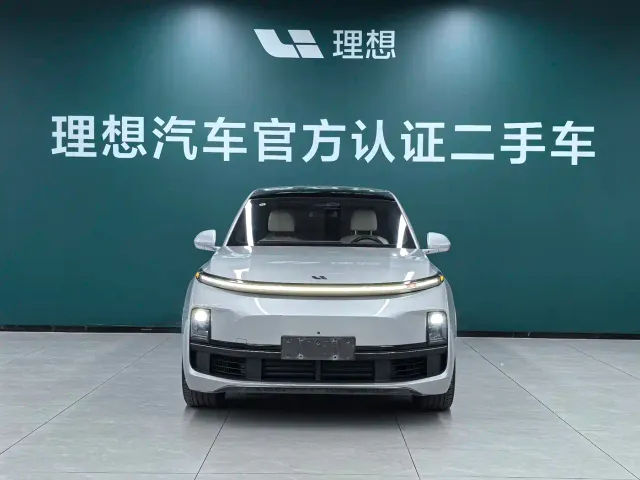 Li Auto L8 — Фото автомобиля 2