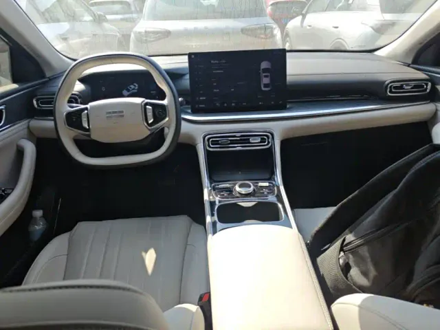 Geely Galaxy Stellar 6 — Фото автомобиля 13