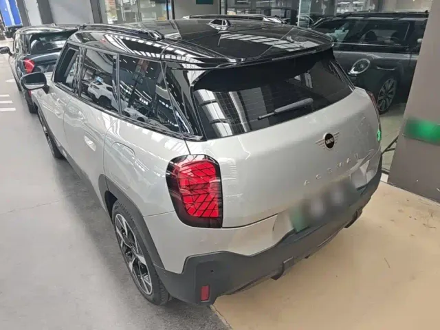 MINI Electric MINI ACEMAN — Фото автомобиля 4