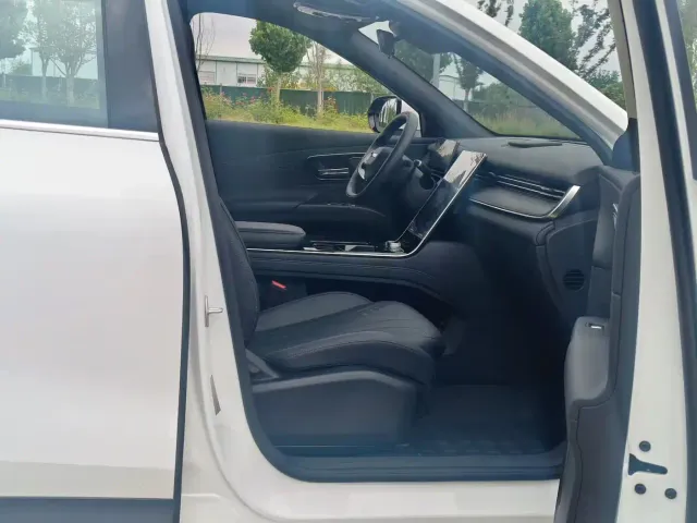 Chery Tiggo 8 — Фото автомобиля 5