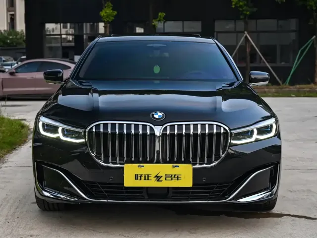 BMW 7 Series — Фото автомобиля 2