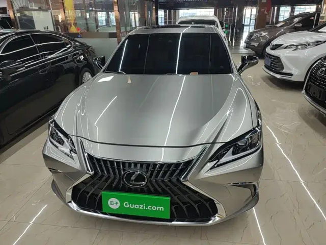 Lexus ES — Фото автомобиля 2