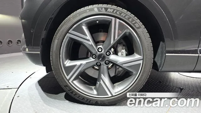 Genesis GV80 2.5T Бензин AWD — Фото автомобиля 5