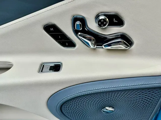 Bentley Flying Spur — Фото автомобиля 10