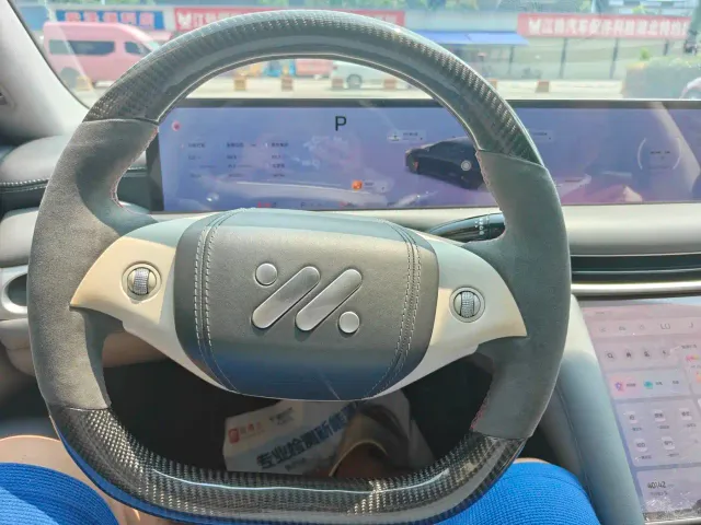 IM Motors L6 — Фото автомобиля 12