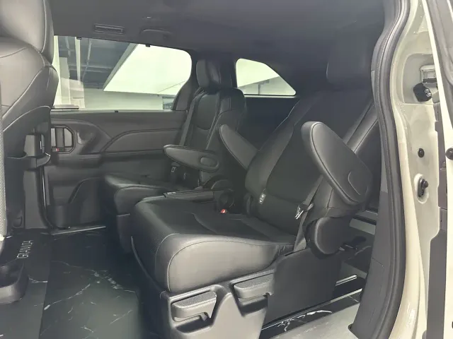Toyota Granvia — Фото автомобиля 21