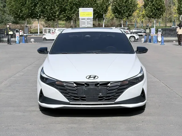 Hyundai Elantra — Фото автомобиля 2