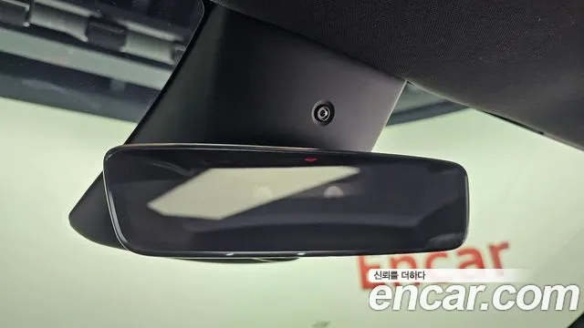 Tesla Model Y — Фото автомобиля 29