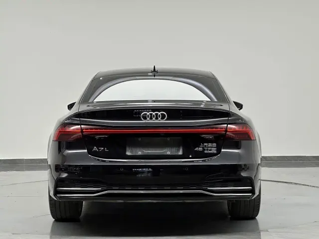Audi A7L — Фото автомобиля 7