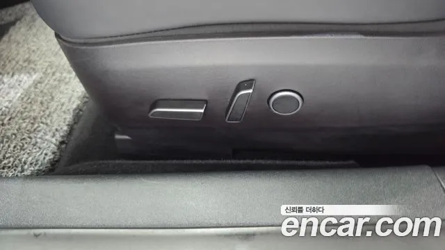 Tesla Model 3 — Фото автомобиля 30