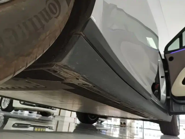 Li Auto i8 — Фото автомобиля 20
