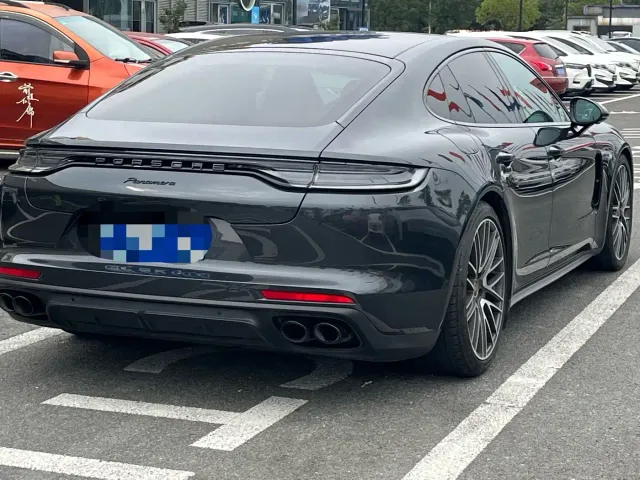 Porsche Panamera — Фото автомобиля 12