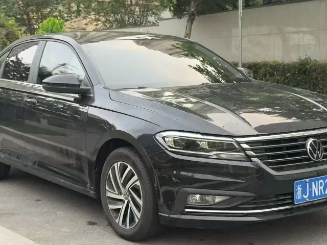 Volkswagen Lavida — Фото автомобиля 2