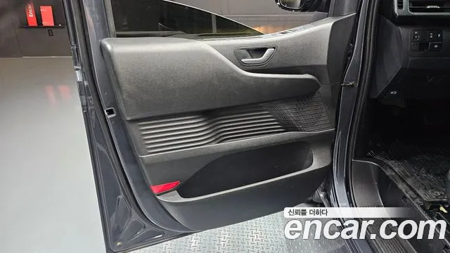 Hyundai Staria Staria L3.5 Tourer 11 мест — Фото автомобиля 24