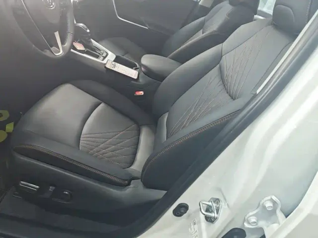 Toyota RAV4 — Фото автомобиля 14
