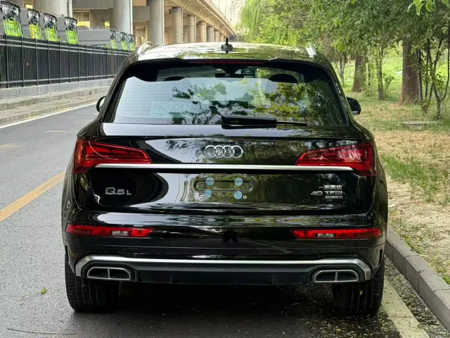Audi Q5L — Фото автомобиля 5