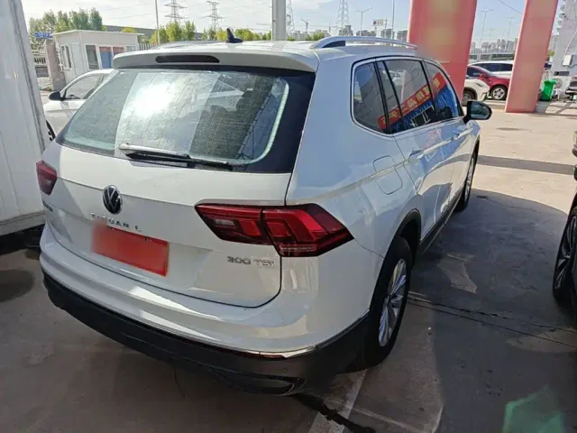 Volkswagen Tiguan L — Фото автомобиля 6
