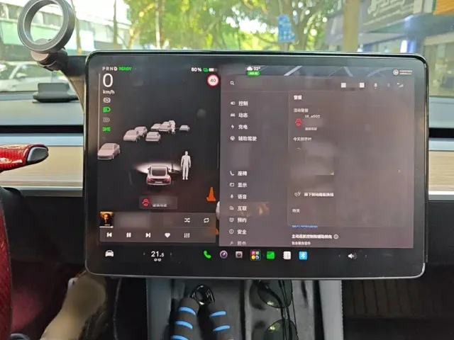 Tesla Model 3 — Фото автомобиля 5