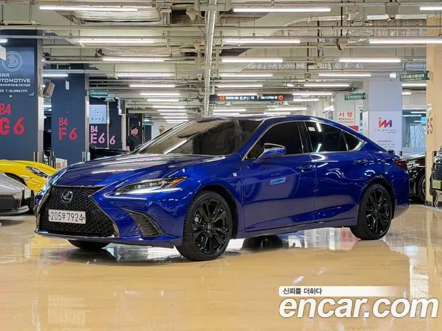 Фотография автомобиля — Lexus ES 7th Gen