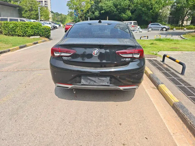 Buick Regal — Фото автомобиля 6
